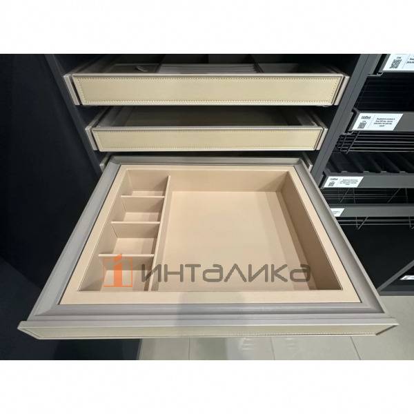 Выдвижной лоток для аксессуаров ALPHALUX Aiden в базу 600, 564х420х133, алюминий/экокожа, G30, шампань – 2